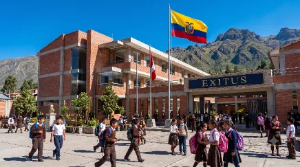 Fachada del Colegio Exitus